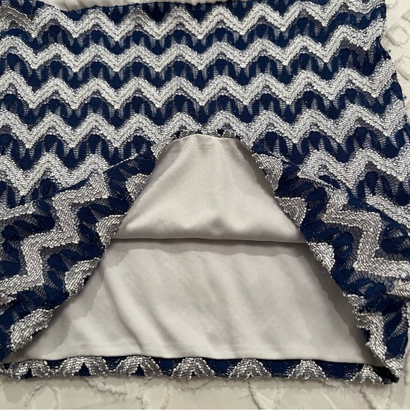 Emerald Sundae Blue and White Lined Chevron Dress - Picture 3 of 5